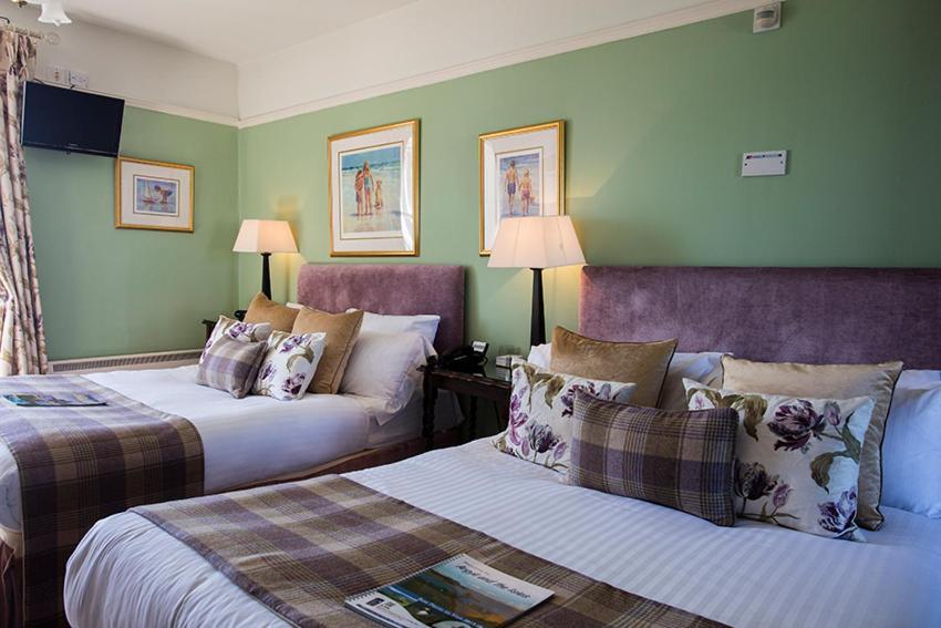 Port Charlotte Hotel Esterno foto